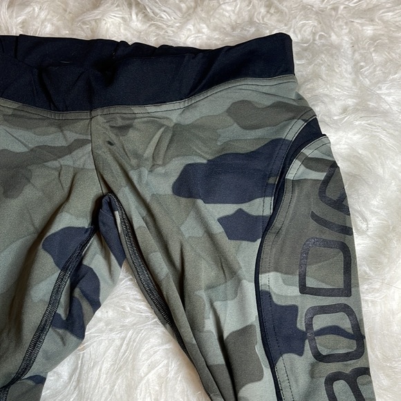 BETTERBODIES womens zip leggings army green print camouflage size S - Picture 4 of 4